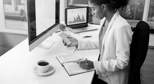 /bynder-asset/bynder:AC918485-09DB-4F2E-BCFE8CADC042F490/Landscape_SM/SINGLE-IMAGE_woman-accountant_oct23.png?1749636798000