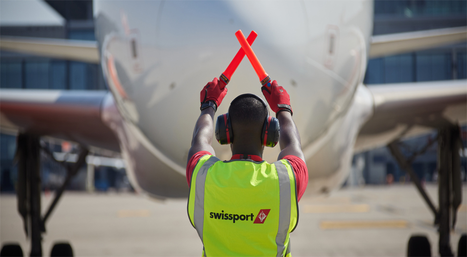 /dam/jcr:224f2dce-751f-4146-a45a-87b832629df1/swissport-main-news.jpg